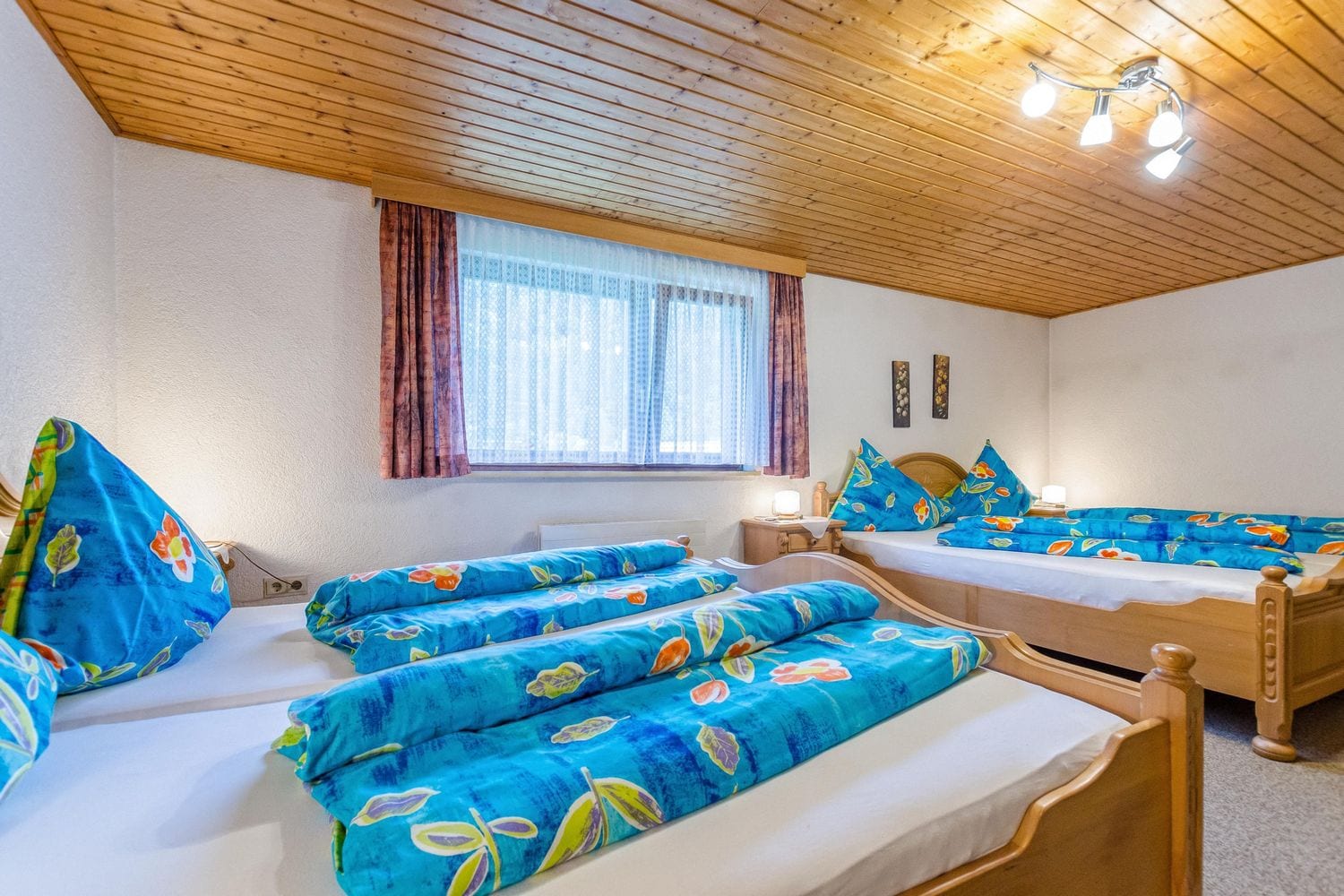 Vierbettzimmer der Wohnung 1 im Haus Waldheimat
